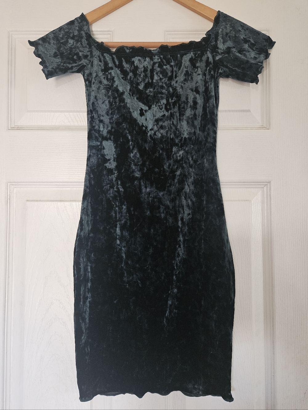 Fashion Nova Low-Shoulder Crushed Velvet Bodycon Dress in Dark Teal Small